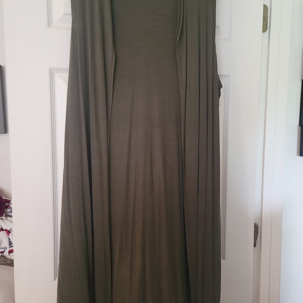 Sleeveless cardigan